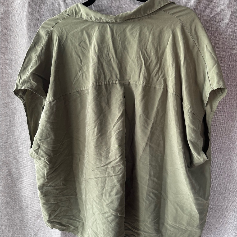 Olive Green Old Navy Sleeveless Top - Picture 2 of 4